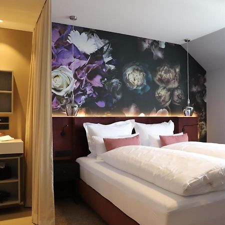 Boutiquehotel Burg Adenbach & Alter Weinbau Bad Neuenahr-Ahrweiler Bagian luar foto
