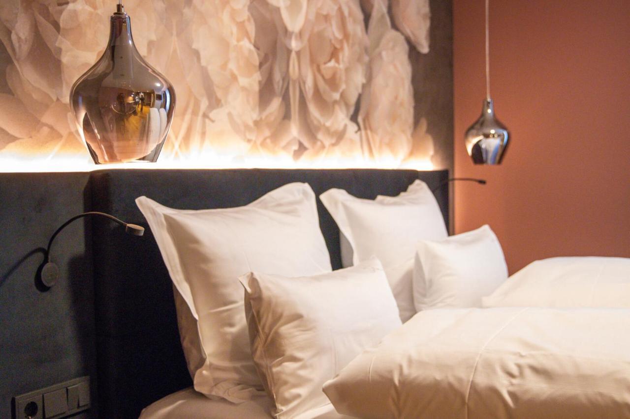 Boutiquehotel Burg Adenbach & Alter Weinbau Bad Neuenahr-Ahrweiler Bagian luar foto