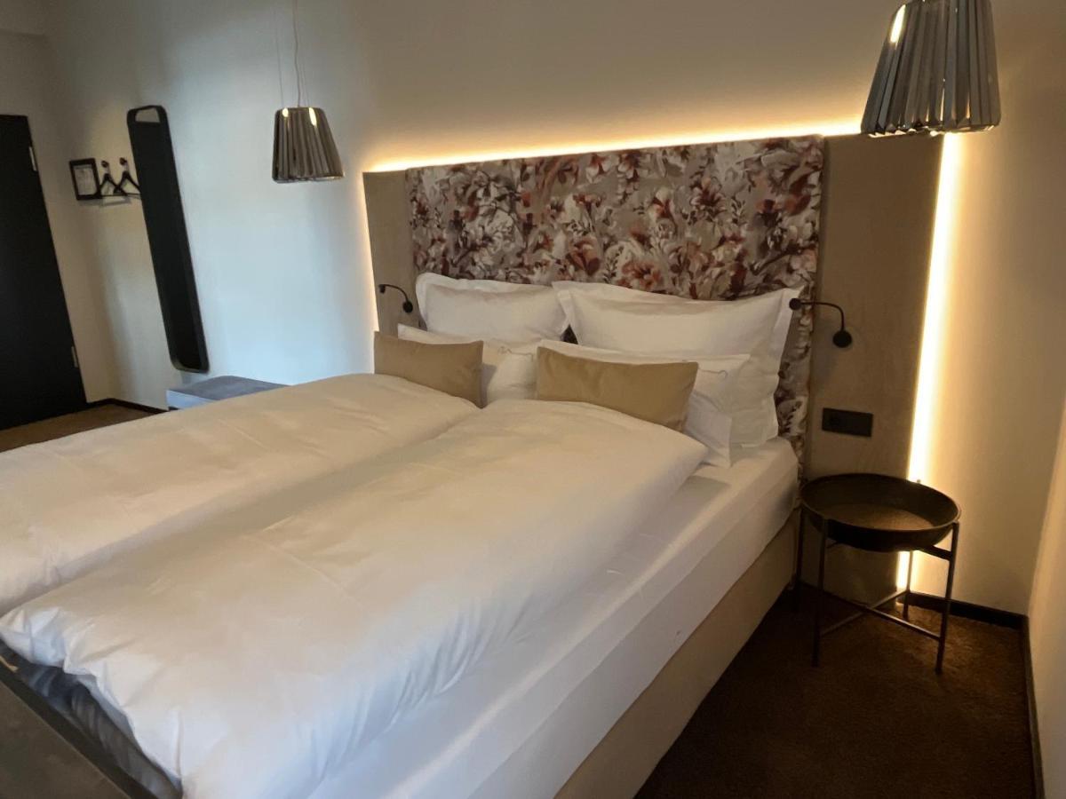 Boutiquehotel Burg Adenbach & Alter Weinbau Bad Neuenahr-Ahrweiler Bagian luar foto