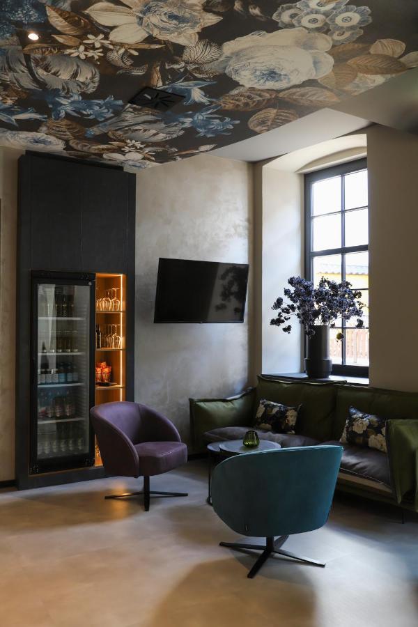 Boutiquehotel Burg Adenbach & Alter Weinbau Bad Neuenahr-Ahrweiler Bagian luar foto