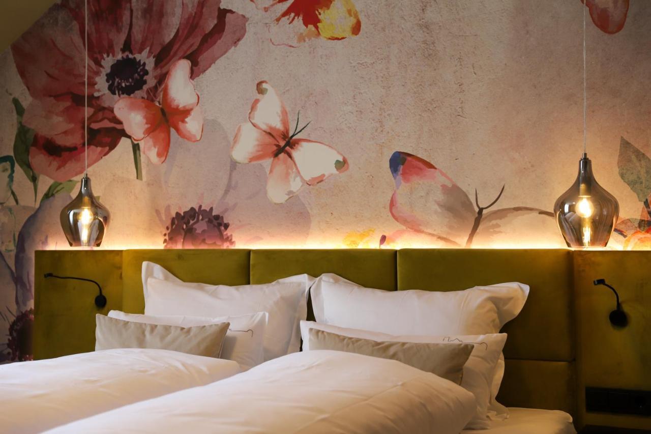 Boutiquehotel Burg Adenbach & Alter Weinbau Bad Neuenahr-Ahrweiler Bagian luar foto